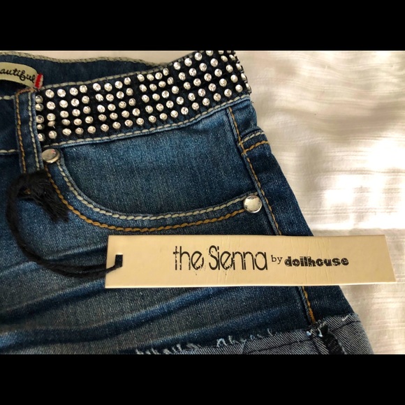 Dollhouse “The Sienna” *bling* Jean shorts. size 3 - Picture 5 of 14